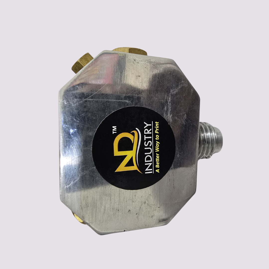 Mixer head with nozal